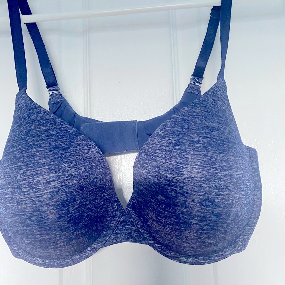 Victoria Secret bra in EUC size 36D in blue